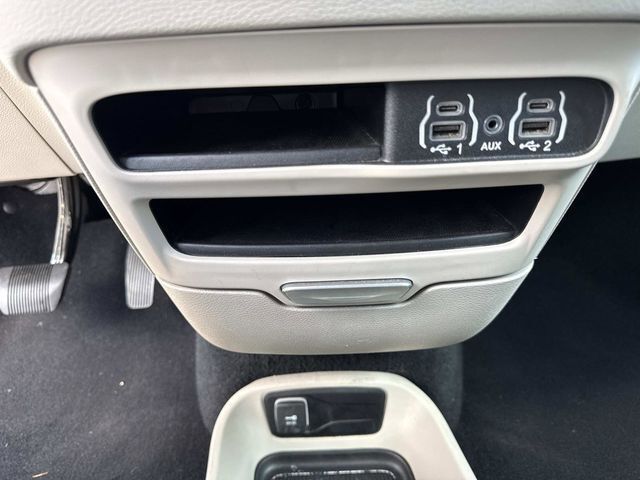 Used 2023 Chrysler Pacifica - photo 33