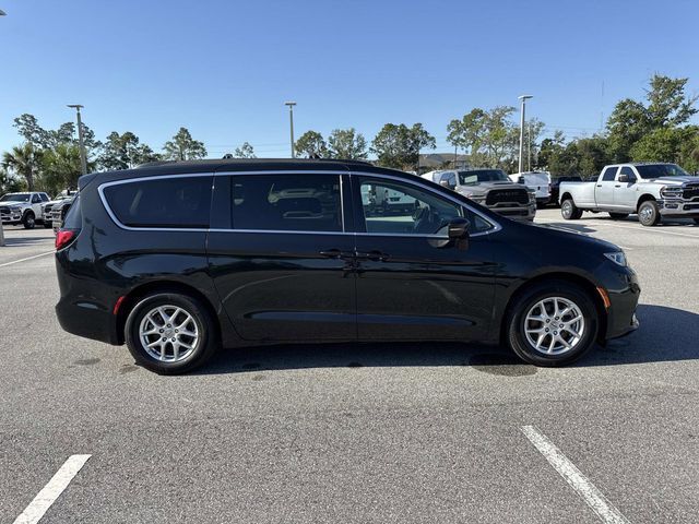 Used 2022 Chrysler Pacifica - photo 2