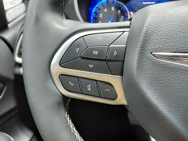 Used 2025 Chrysler Pacifica - photo 43