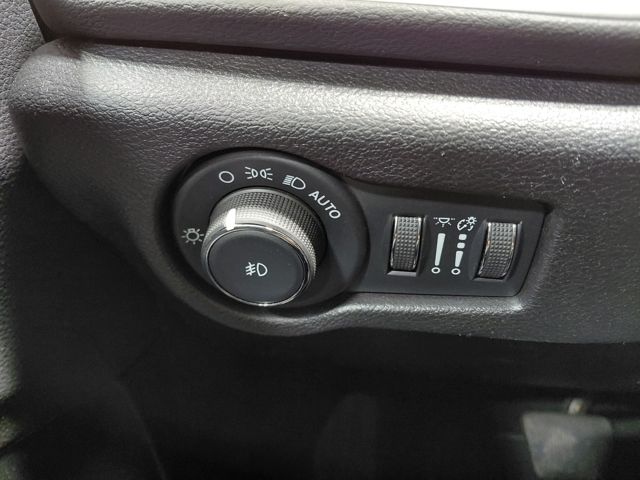 Used 2025 Chrysler Pacifica - photo 44