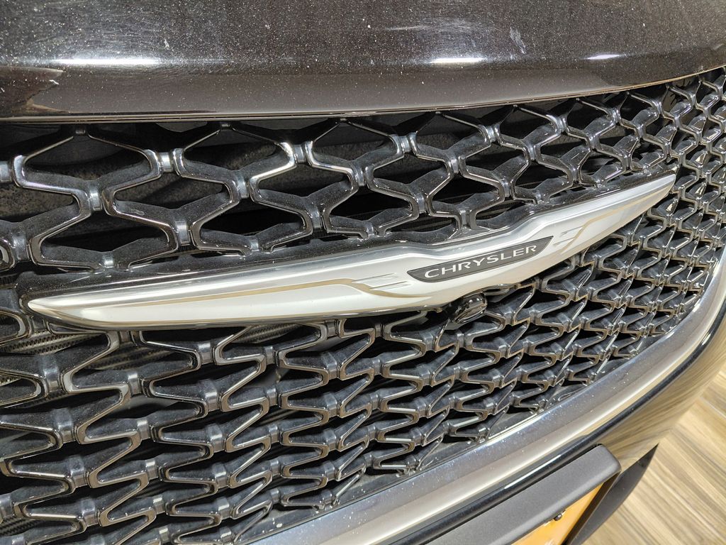 Used 2024 Chrysler Pacifica - photo 19