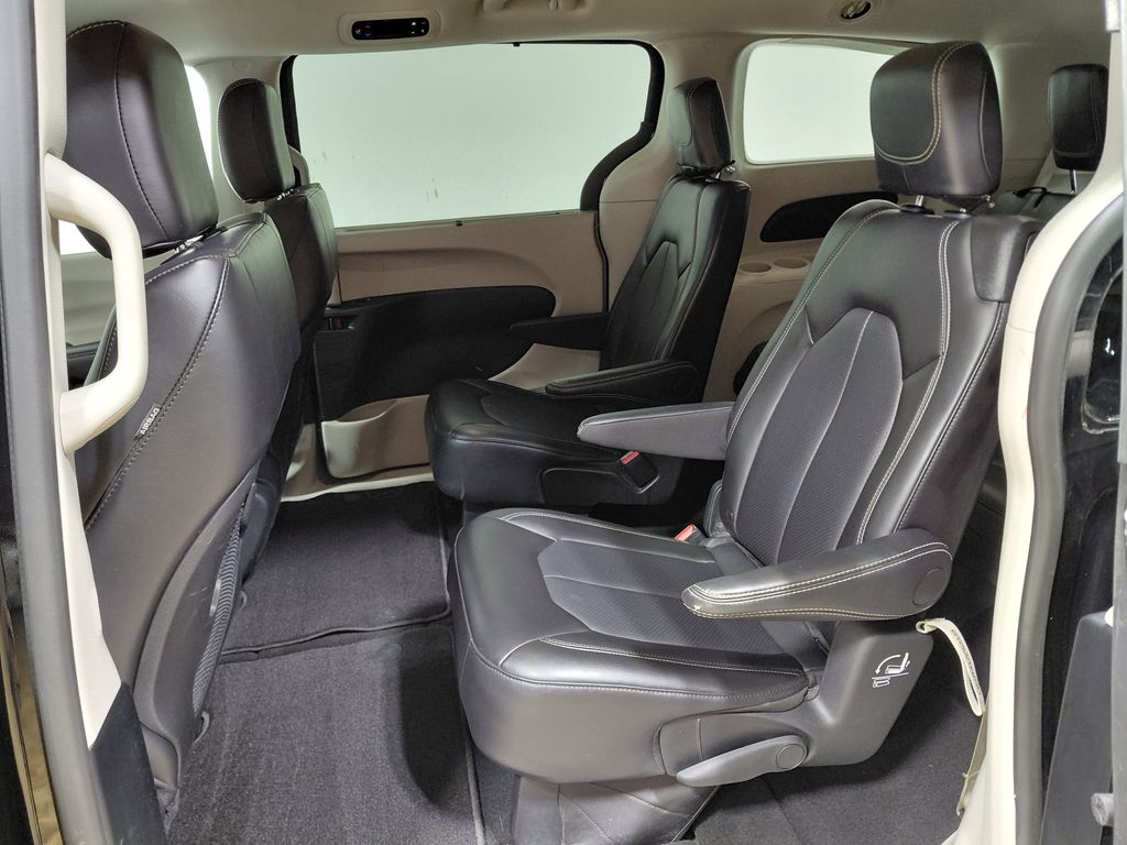 Used 2024 Chrysler Pacifica - photo 21