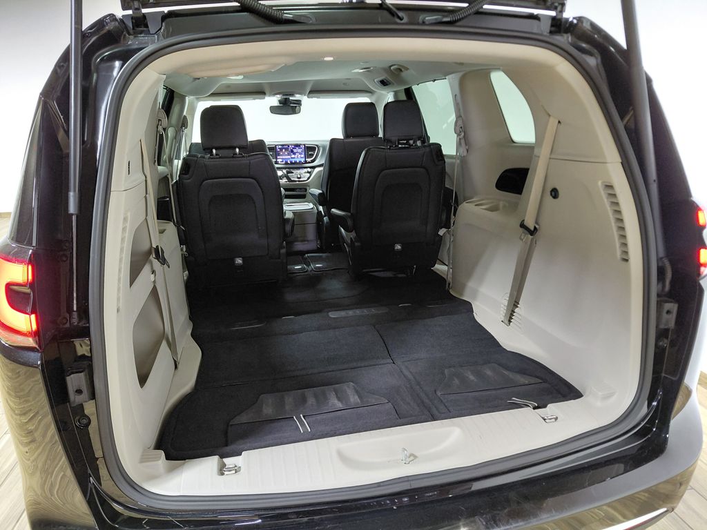 Used 2024 Chrysler Pacifica - photo 25