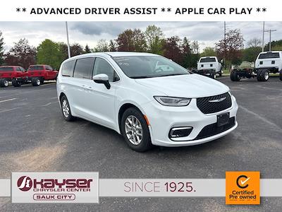 Used 2023 Chrysler Pacifica - photo 1
