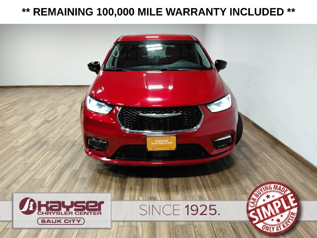 Used 2024 Chrysler Pacifica - photo 2