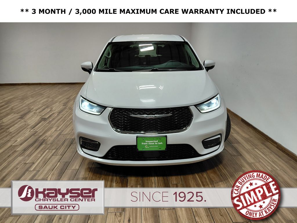 Used 2023 Chrysler Pacifica - photo 2