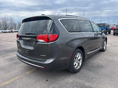 2018 Chrysler Pacifica FWD Minivan for sale #KLUT11132 - photo 2