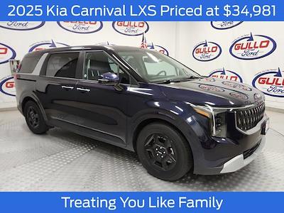 Used 2025 Kia Carnival - photo 1