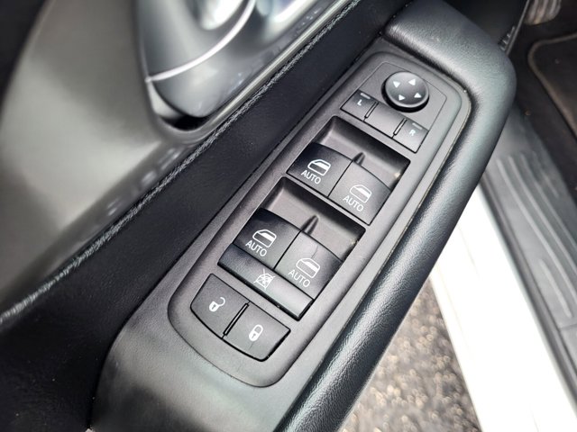 Used 2025 Chrysler Pacifica - photo 19