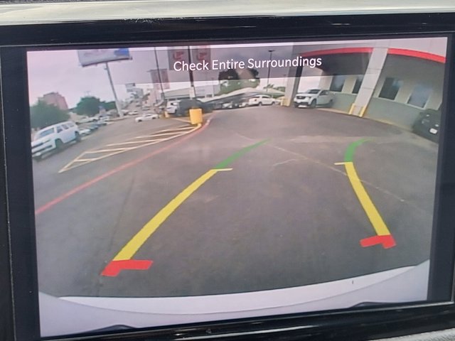 Used 2025 Chrysler Pacifica - photo 22