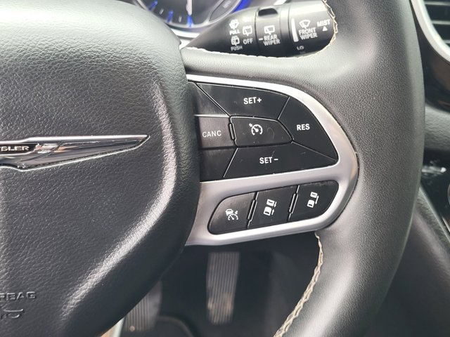 Used 2025 Chrysler Pacifica - photo 29