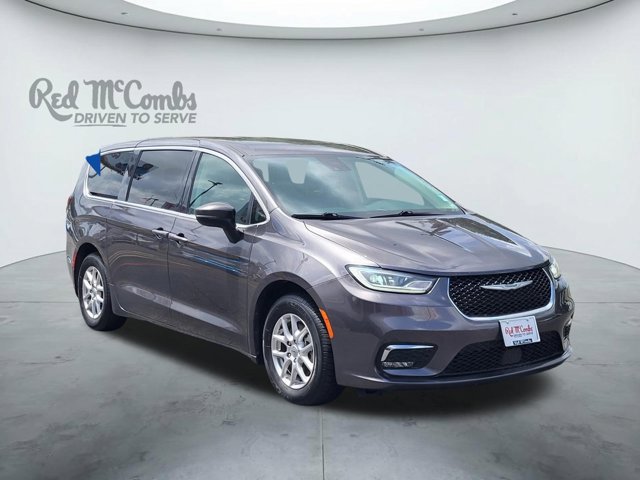 Used 2023 Chrysler Pacifica - photo 1