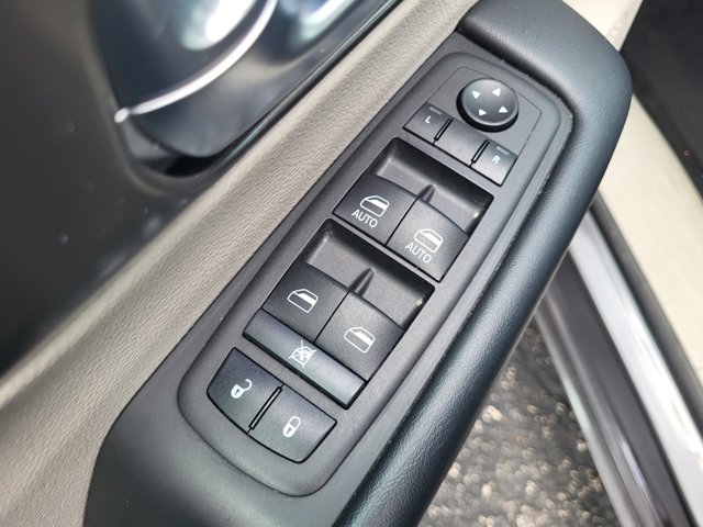 Used 2023 Chrysler Pacifica - photo 19
