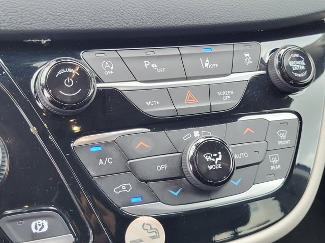 Used 2023 Chrysler Pacifica - photo 23