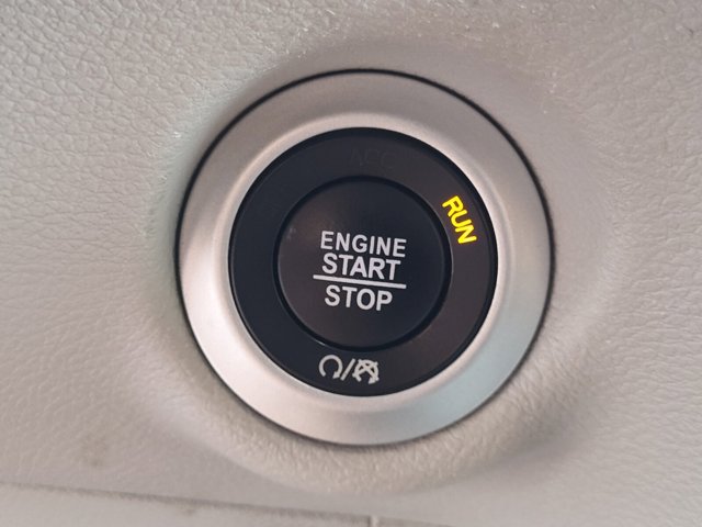 Used 2023 Chrysler Pacifica - photo 25