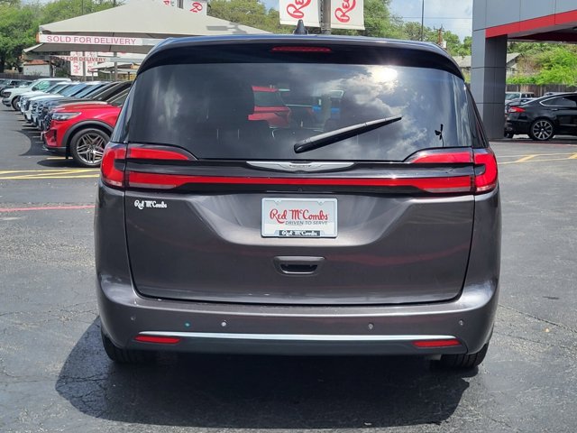 Used 2023 Chrysler Pacifica - photo 6