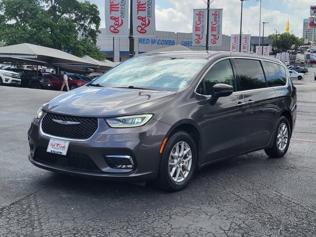Used 2023 Chrysler Pacifica - photo 9