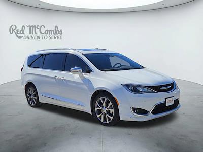 Used 2017 Chrysler Pacifica Limited Minivan for sale #F52258A - photo 1