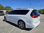Used 2017 Chrysler Pacifica Limited Minivan for sale #F52258A - photo 5