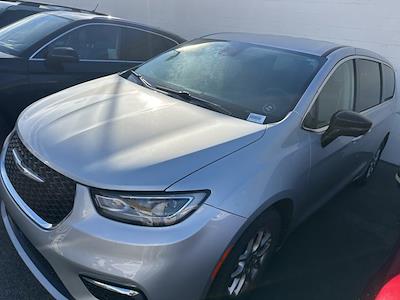 Used 2024 Chrysler Pacifica - photo 1
