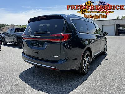 2024 Chrysler Pacifica AWD Minivan for sale #2710M - photo 2