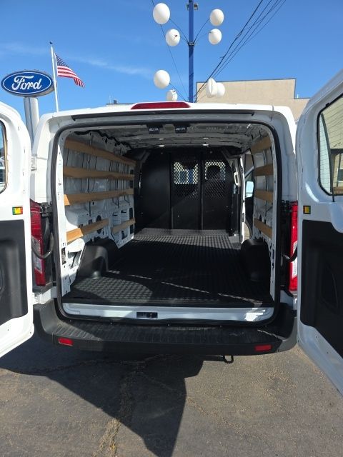 Used 2024 Ford Transit 250 - photo 2