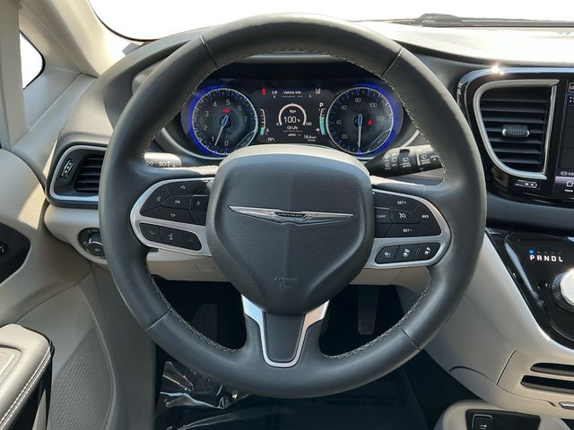Used 2023 Chrysler Pacifica - photo 16