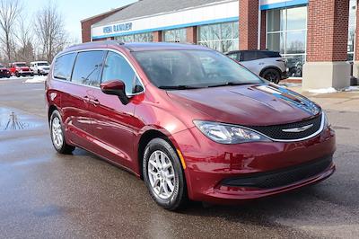 Used 2021 Chrysler Voyager - photo 1
