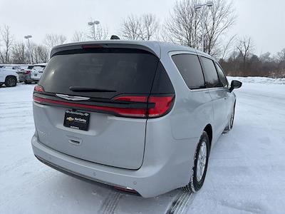 Used 2026 Chrysler Pacifica Select Minivan for sale #PR15017 - photo 2