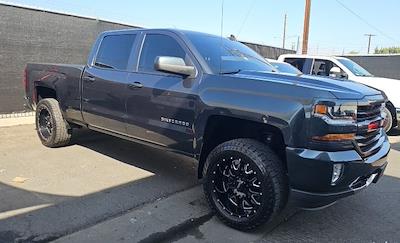 2018 Chevrolet Silverado 1500 Crew Cab 4WD Pickup for sale #V67927 - photo 2
