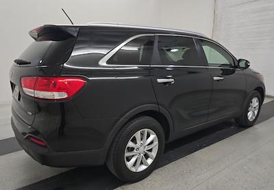 Used 2016 Kia Sorento - photo 1
