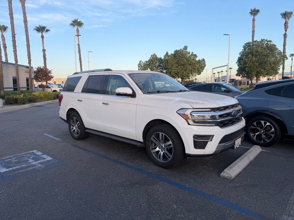 Used 2024 Ford Expedition - photo 1