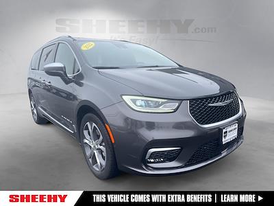 Used 2022 Chrysler Pacifica - photo 1