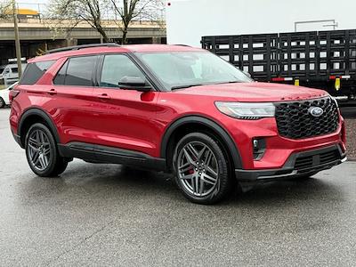 Used 2025 Ford Explorer - photo 1