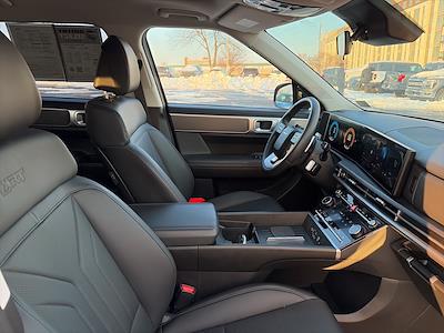 Used 2025 Hyundai Santa Fe - photo 1