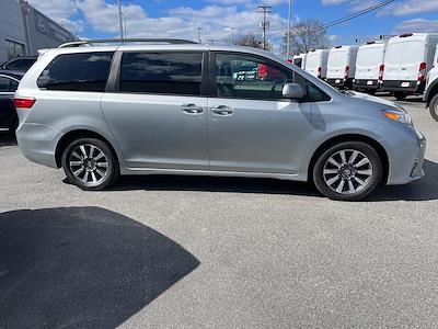 Used 2020 Toyota Sienna - photo 1