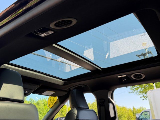 Used 2025 Ford Explorer - photo 5