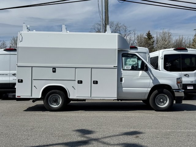 New 2026 Ford E-350 - photo 5