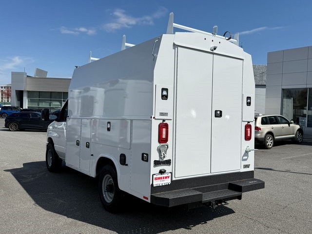 New 2026 Ford E-350 - photo 7