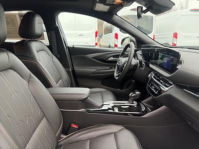 Used 2025 Buick Envista - photo 1