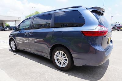 2016 Toyota Sienna FWD Minivan for sale #25500C - photo 2