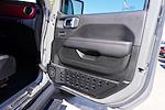2021 Jeep Gladiator Crew Cab 4WD Pickup for sale #XRL112062A - photo 25