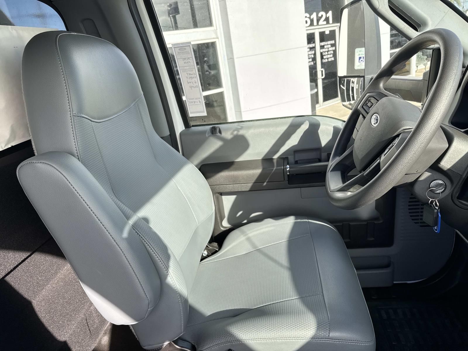 Used 2025 Ford F-650 - photo 14