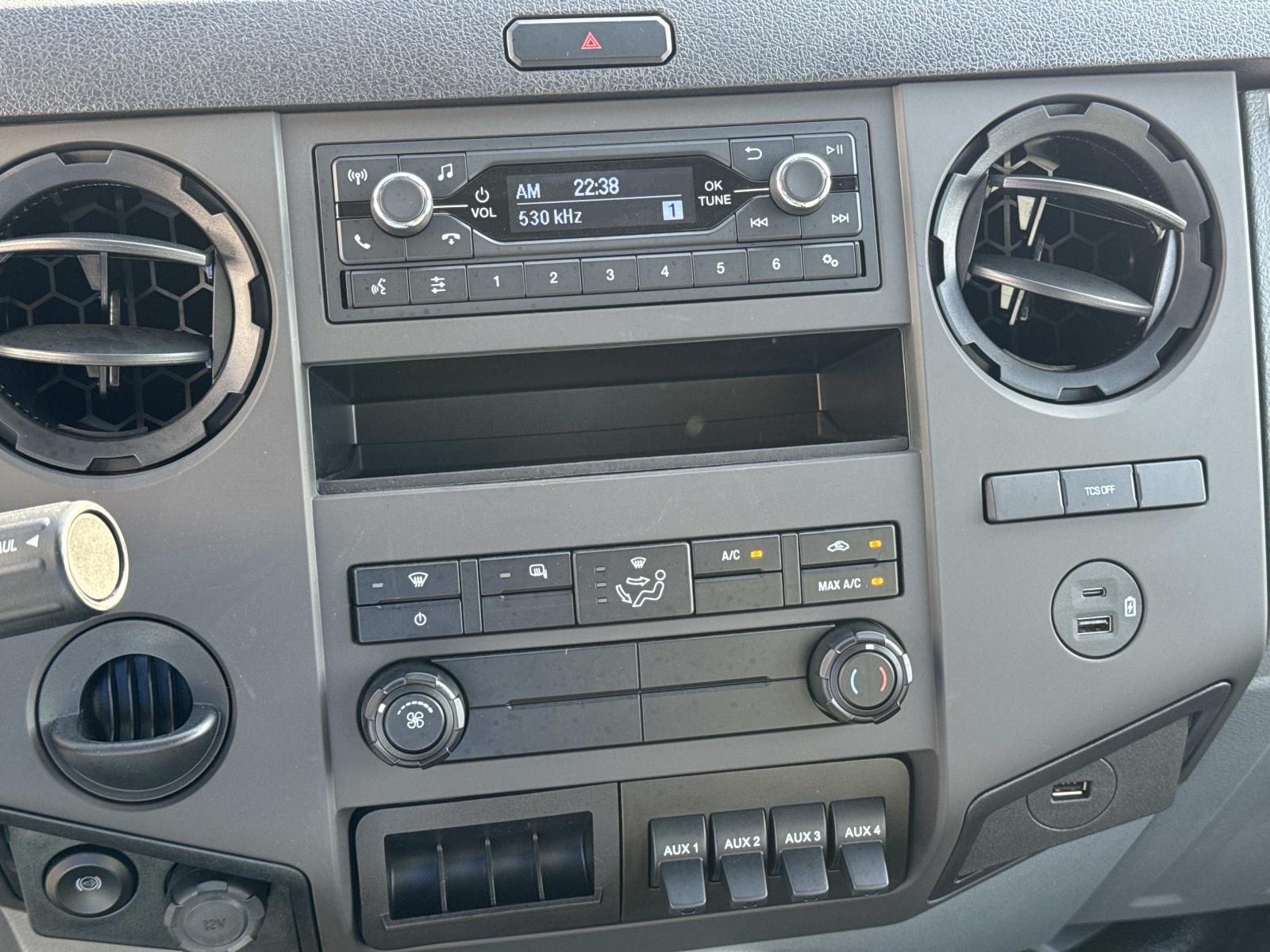 Used 2025 Ford F-650 - photo 33
