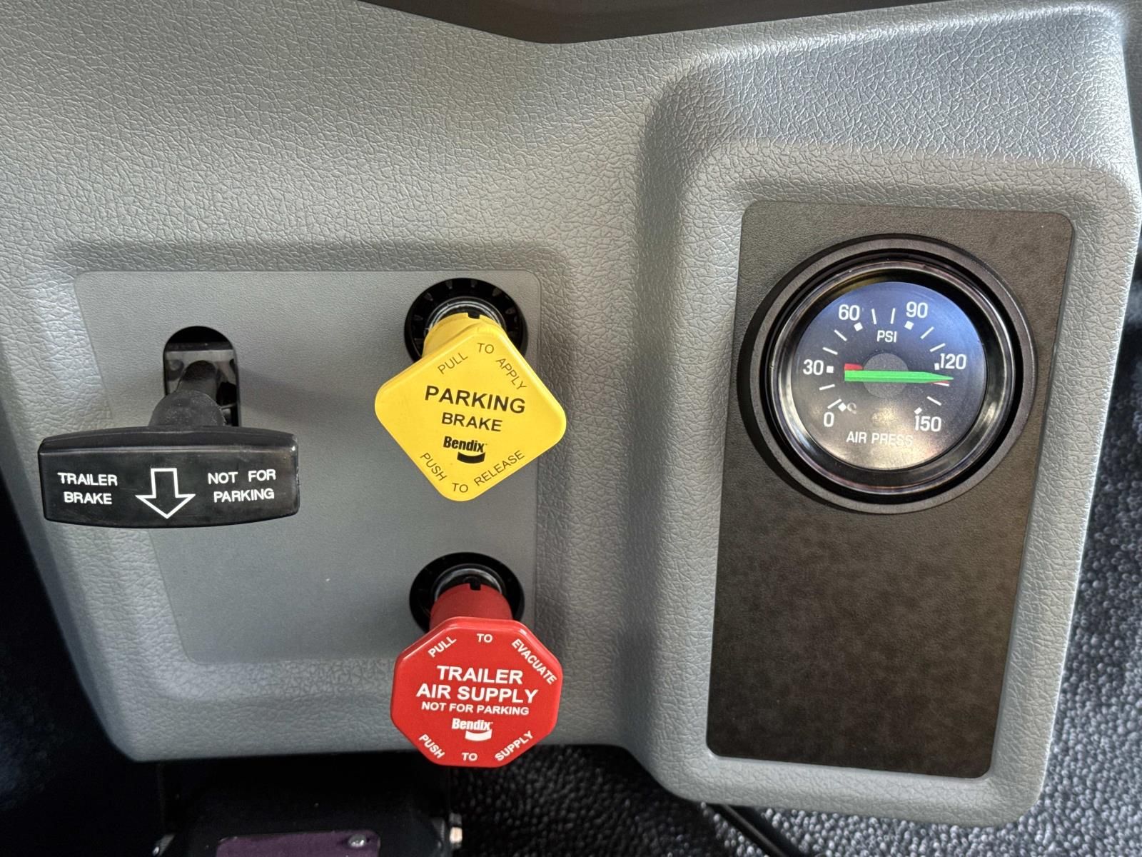 Used 2025 Ford F-650 - photo 34