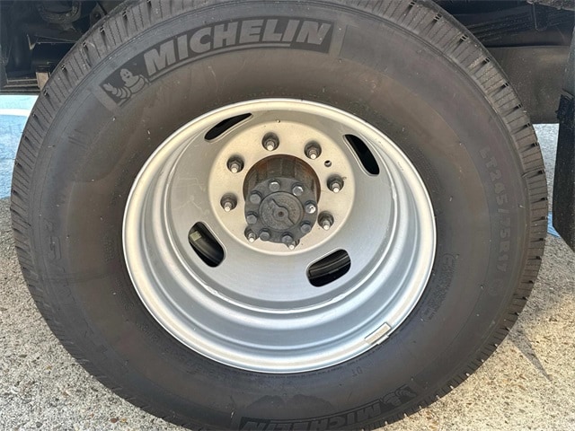 2023 Ford F-350 XL photo 3