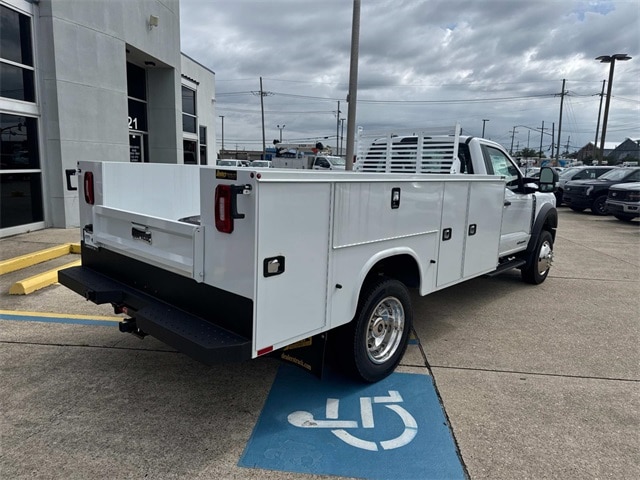 2025 Ford F-550 XL photo 2