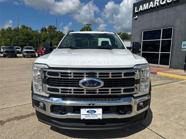 2025 Ford F-550 XL photo 3