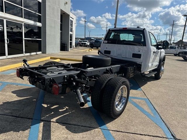 2025 Ford F-550 XL photo 2