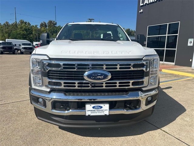 2025 Ford F-550 XL photo 3